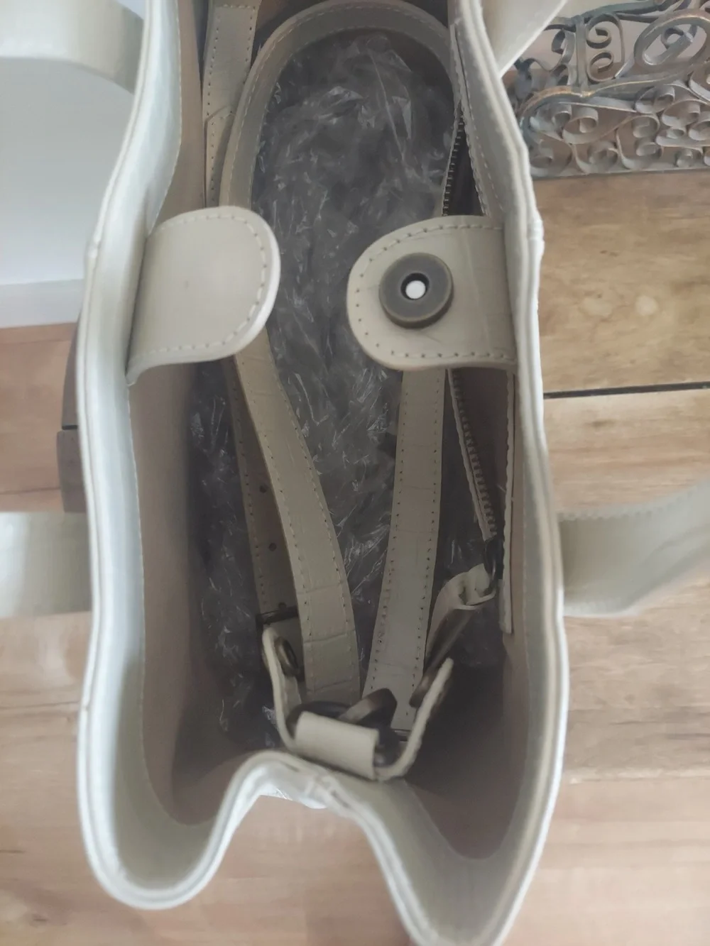 Classic Cream Croc-Embossed Tote Bag with Adjustable Strap